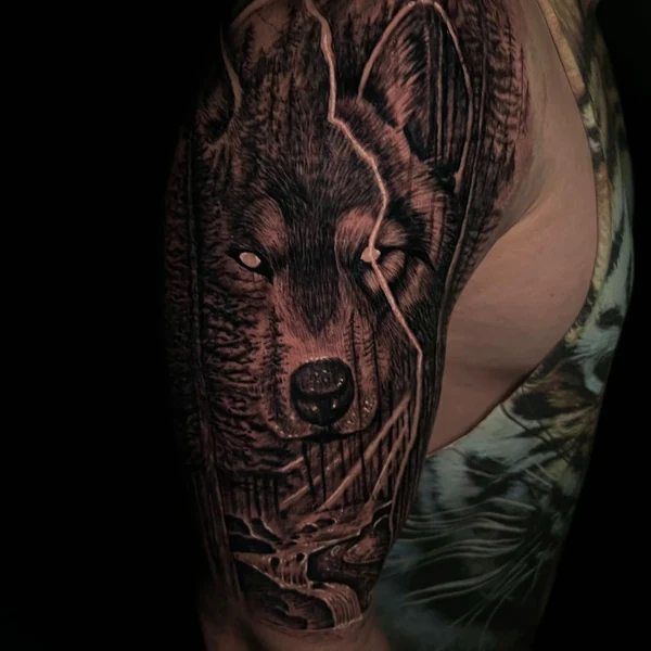 Tatuaje de William Martz: Wolf & forest